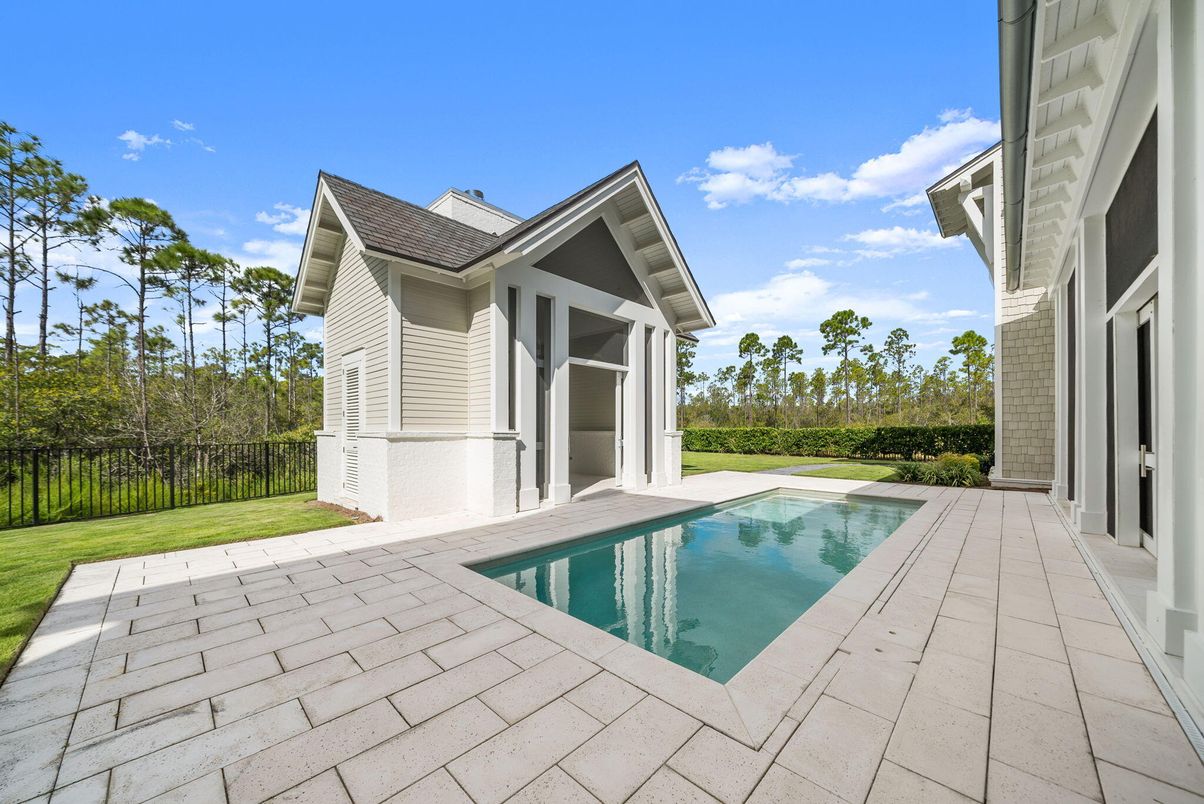 Exterior, Pool