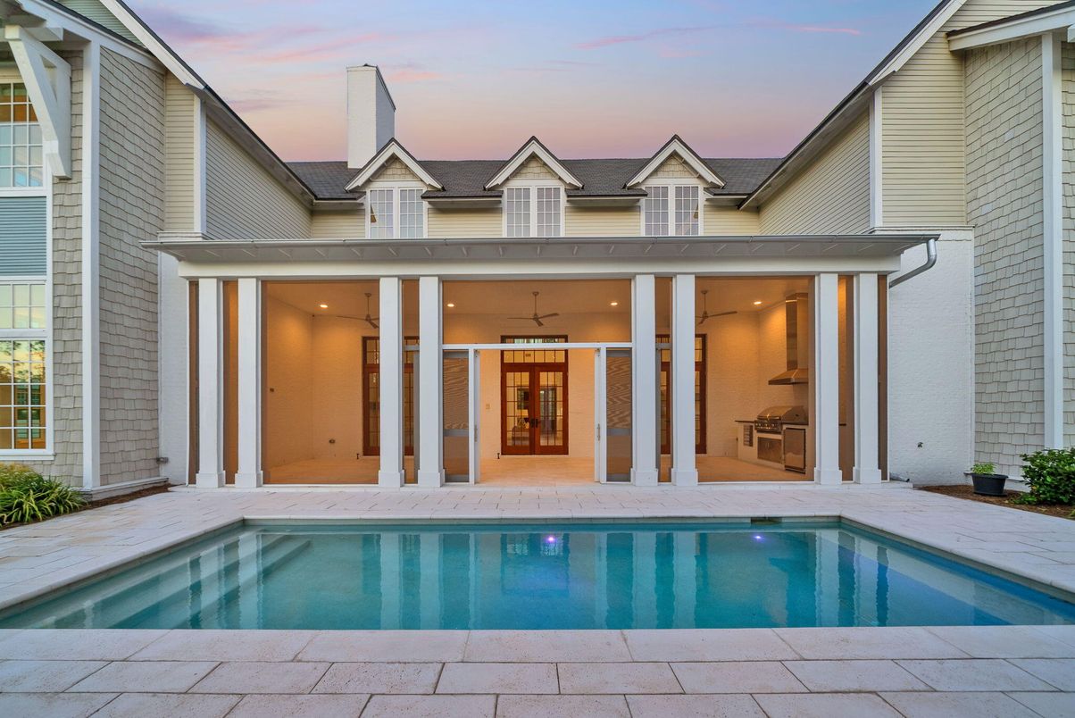 Exterior, Pool