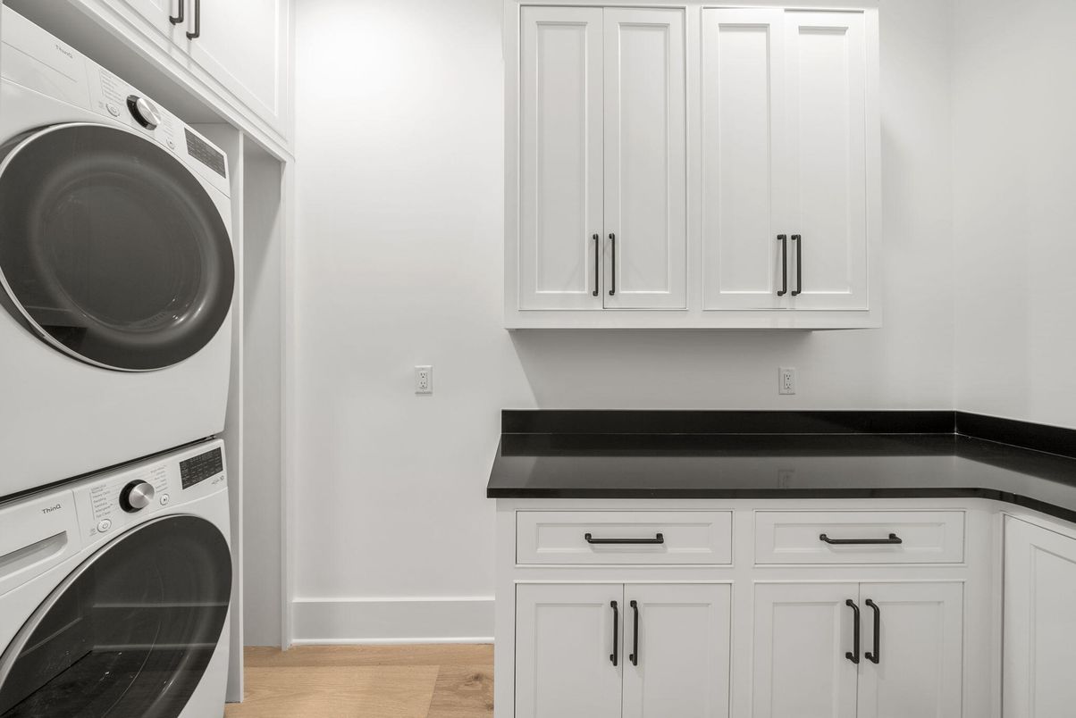 Interior, Washer, Wood Texture Flooring