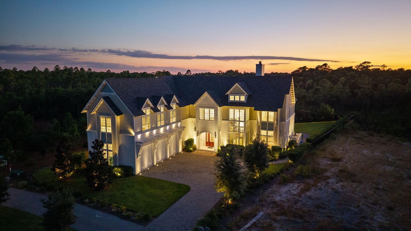 Attached, Exterior, Facade, Farmhouse