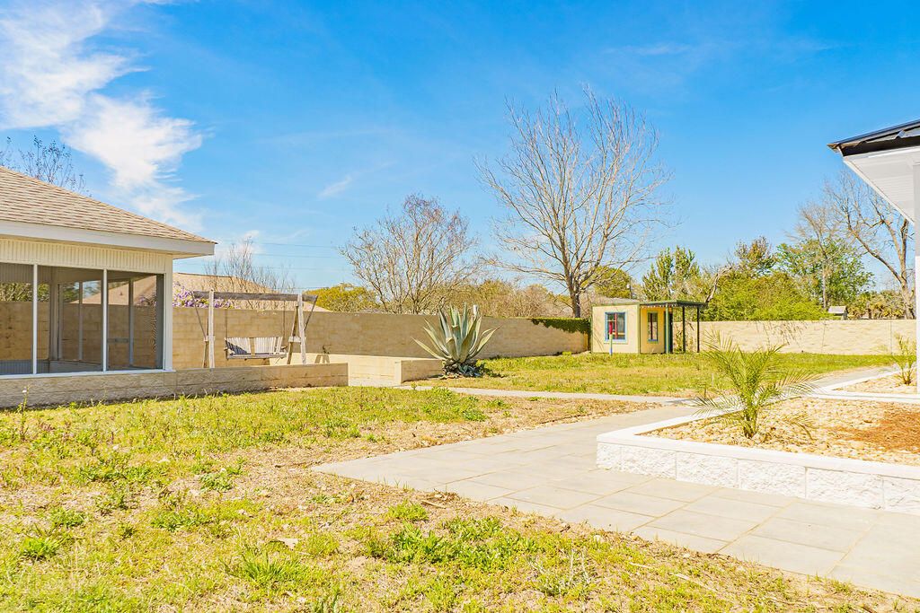 Backyard, Exterior