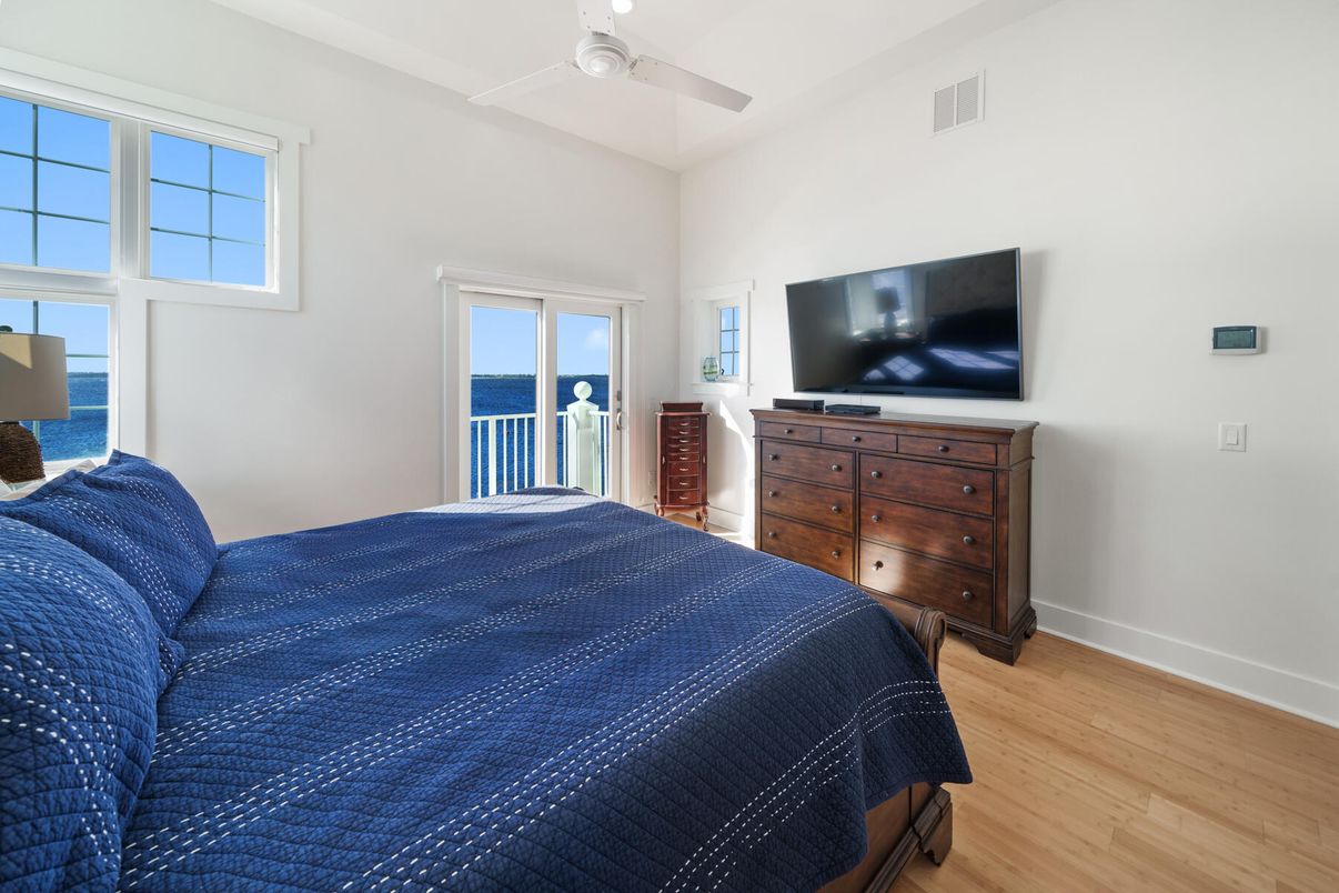 Bedroom, Interior, Water, Wood Texture Flooring