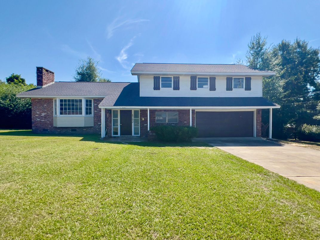 Attached, Exterior, Facade, Brick Facade, Split Level