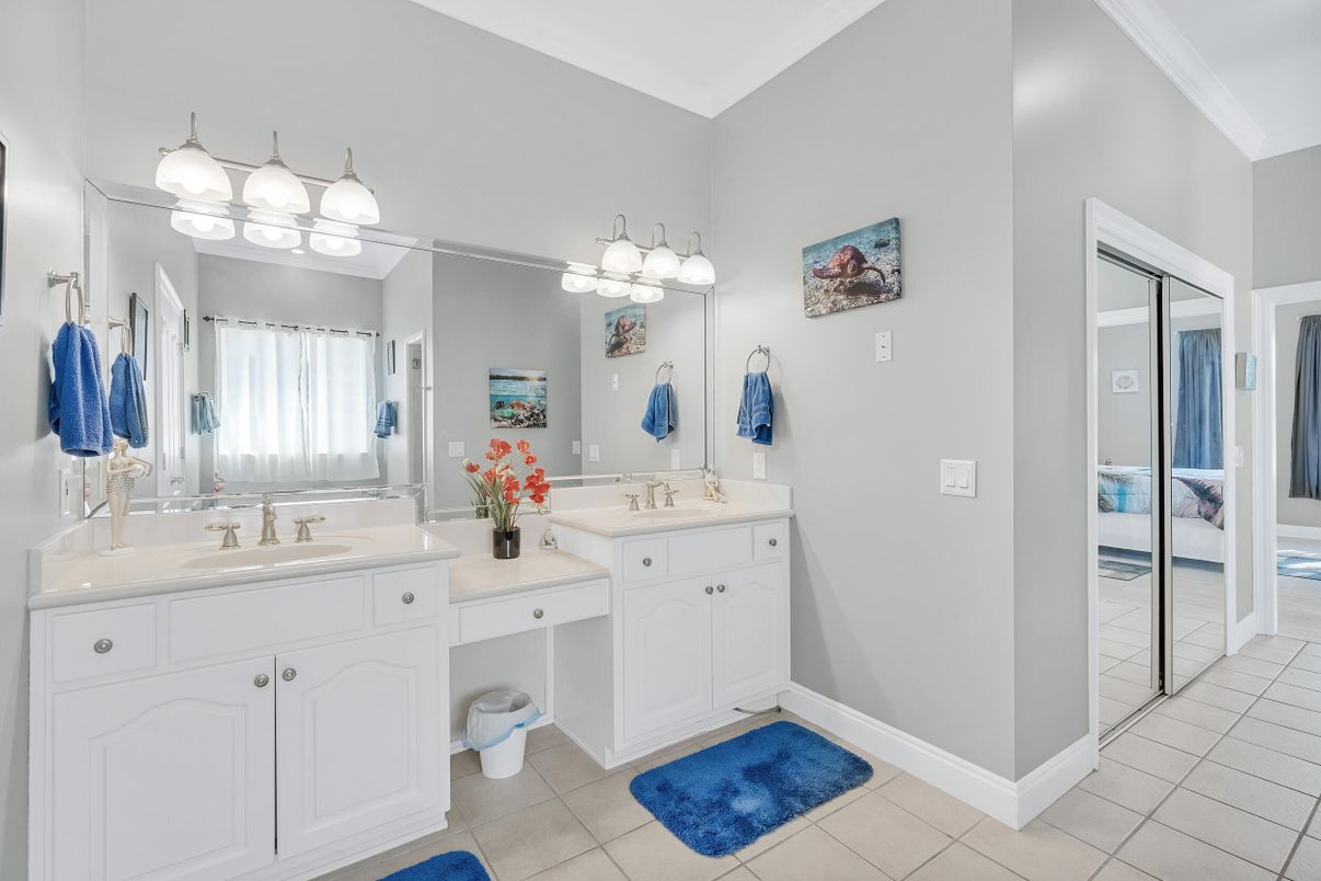 Bathroom, Dual Sink Vanities, Interior