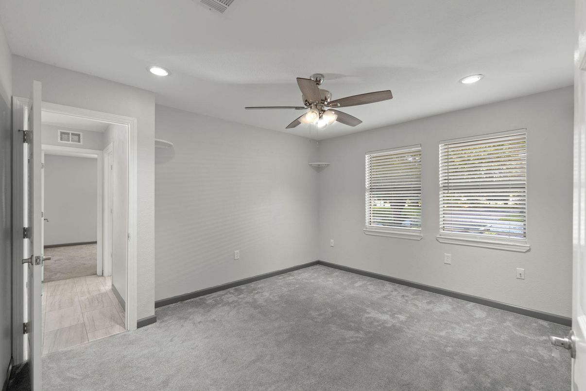 Empty room, Interior, Recessed Lighting