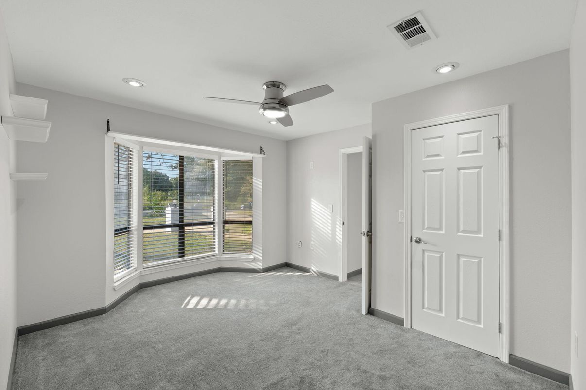 Empty room, Interior, Recessed Lighting