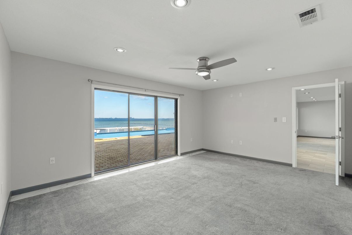 Empty room, Interior, Recessed Lighting, Water