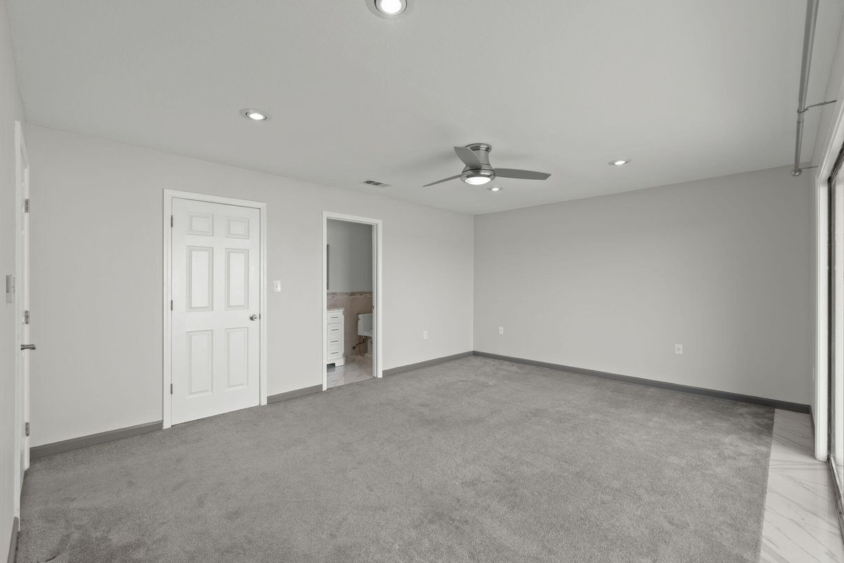 Empty room, Interior, Recessed Lighting
