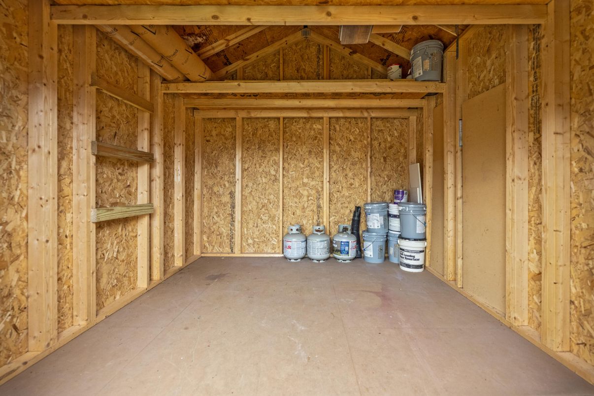 Empty room, Interior, Wooden Beams, Wooden Walls