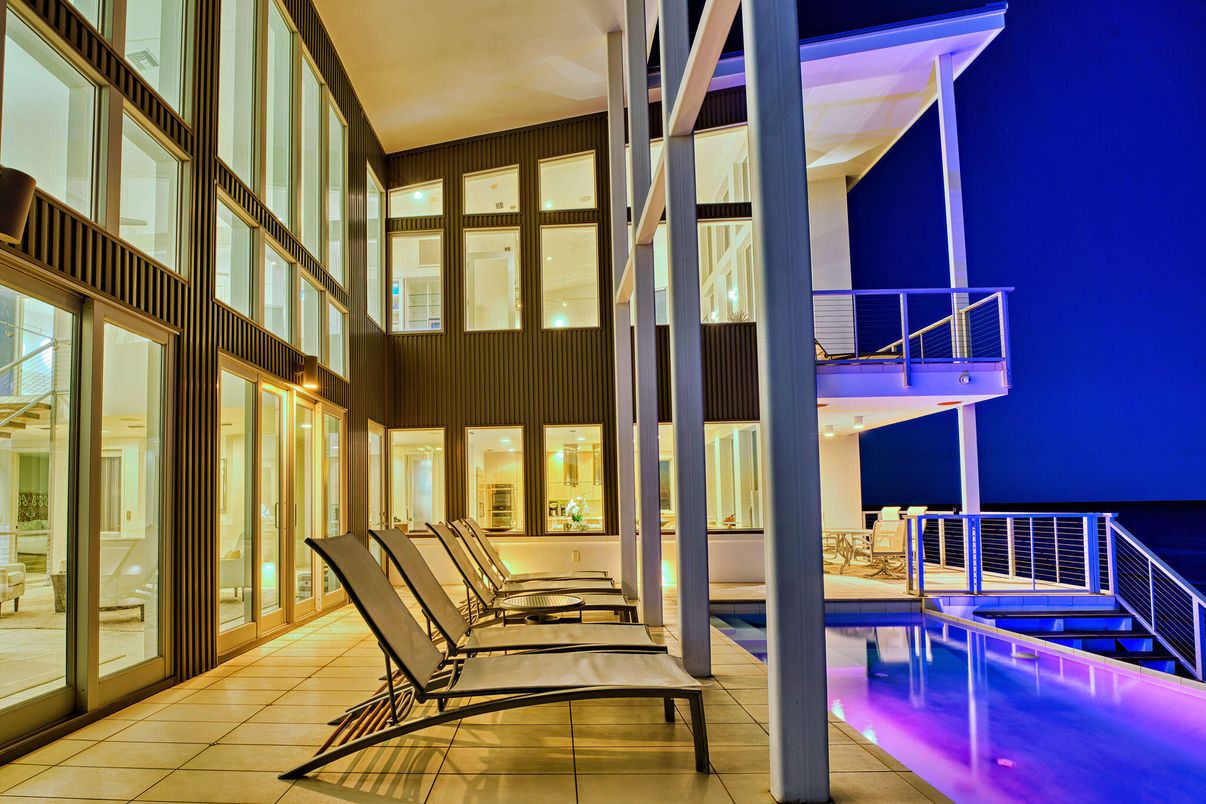 Exterior, Pool