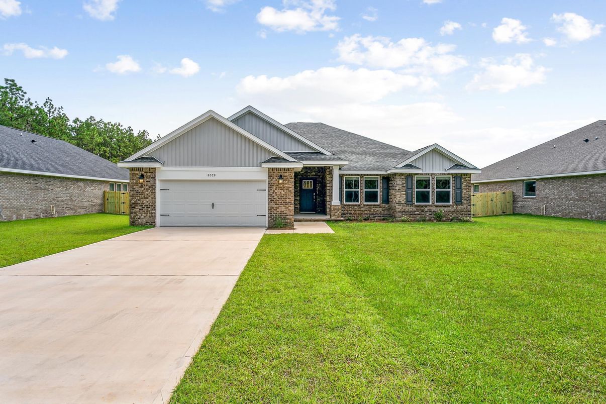 Attached, Backyard, Exterior, Facade, Brick Facade, Ranch