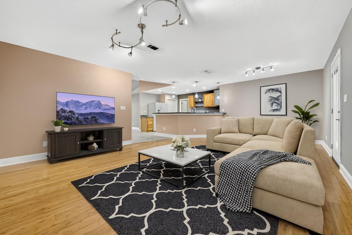 Interior, Kitchen, Living room, Pendant Lights, Wood Texture Flooring