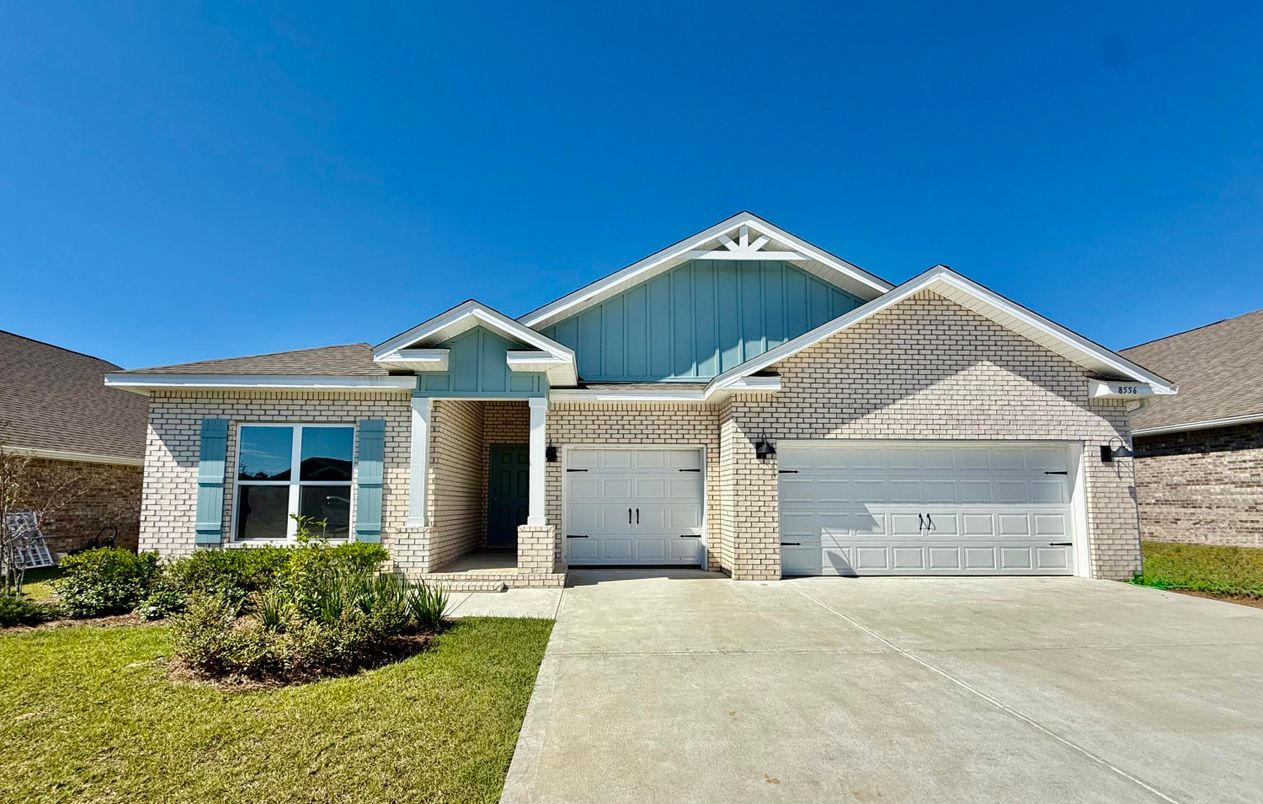 Attached, Exterior, Facade, Brick Traditional
