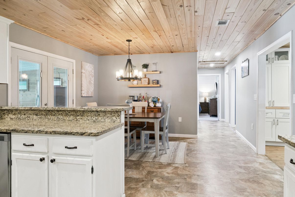 Chandelier, Dining room, Interior, Pendant Lights, Recessed Lighting, Wooden Ceilings