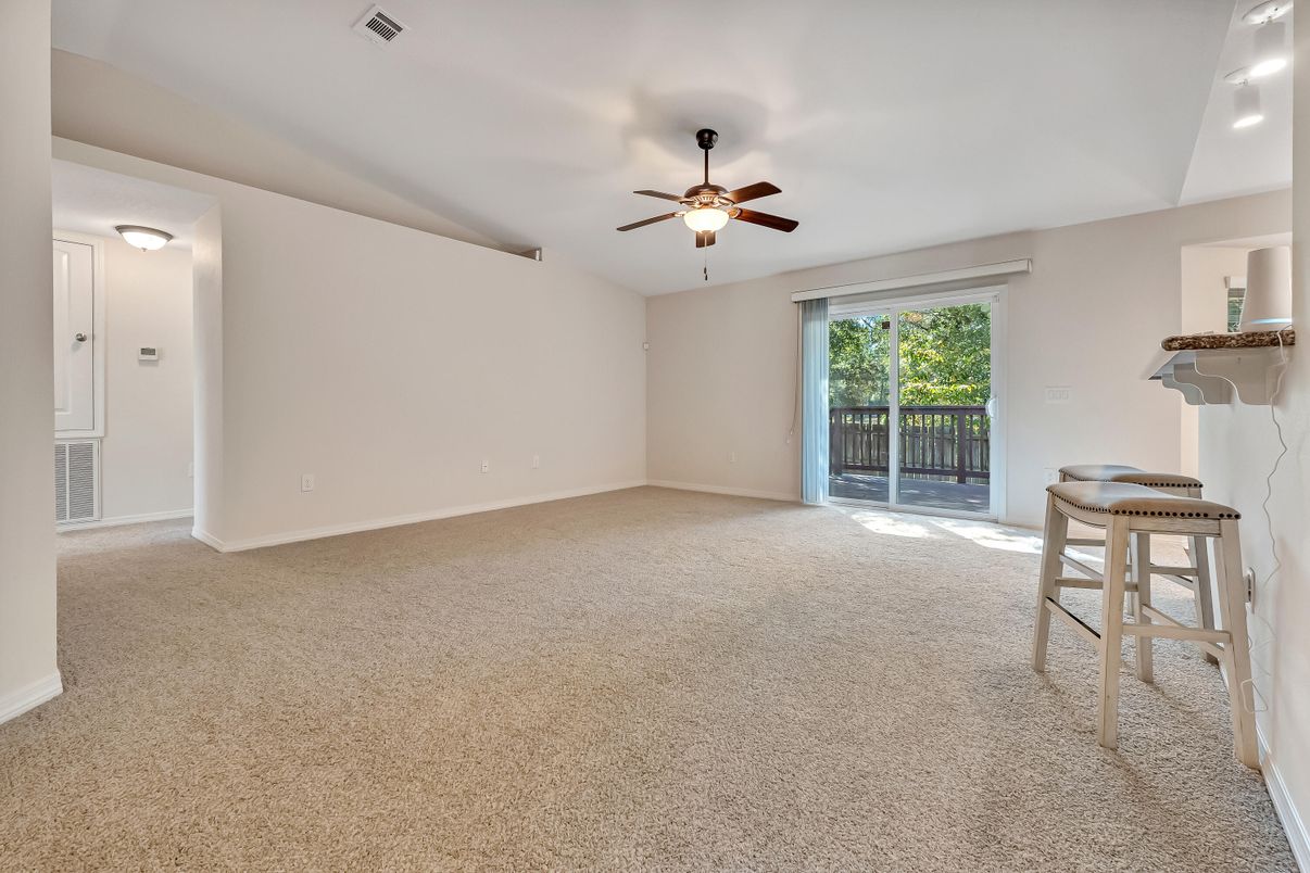 Empty room, Interior