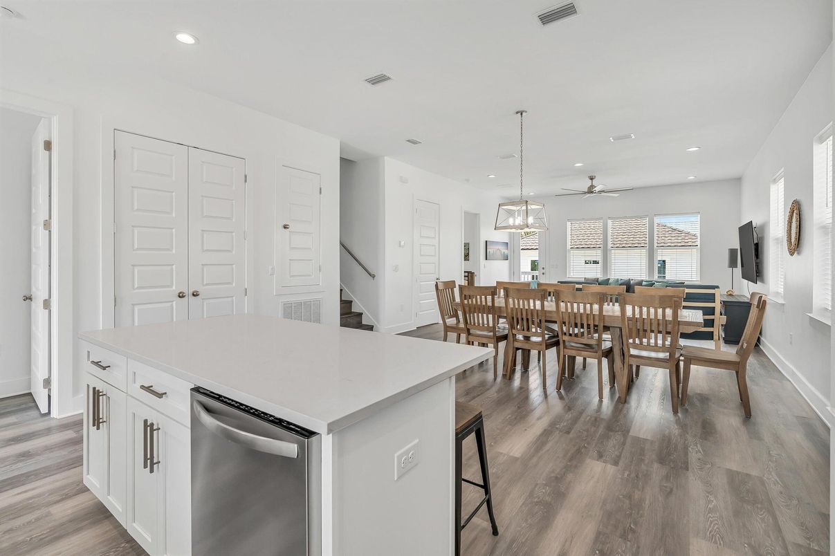 Dining room, Interior, Kitchen, Pendant Lights, Recessed Lighting, Wood Texture Flooring