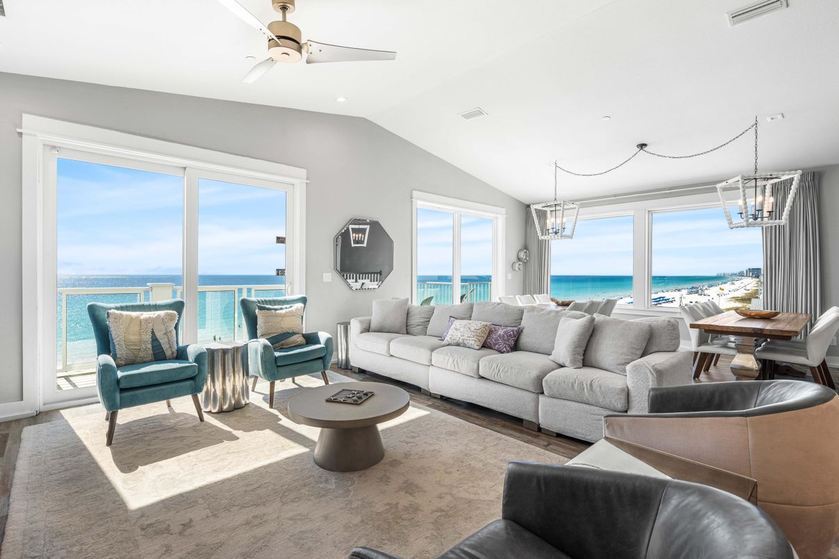 Chandelier, Dining room, Interior, Living room, Water