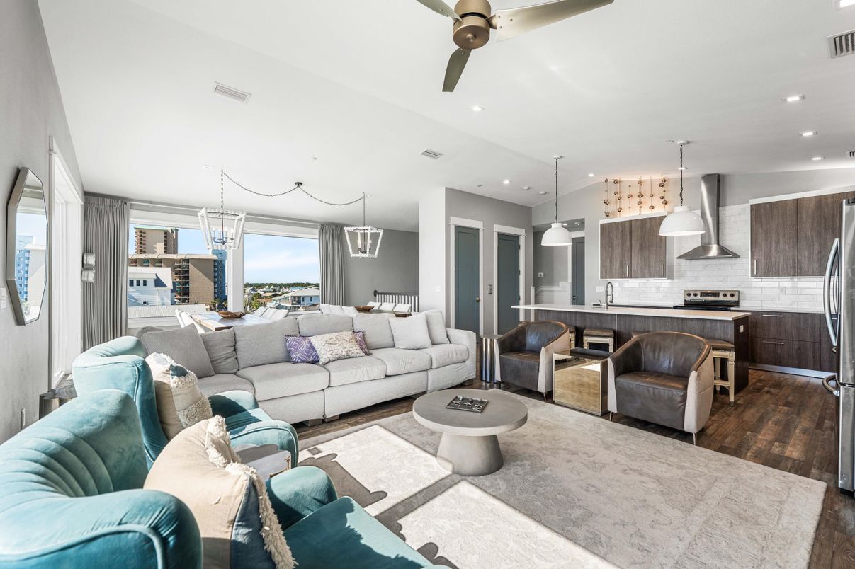 Dining room, Interior, Kitchen, Living room, Pendant Lights, Recessed Lighting, Stainless Steel Appliances, Wood Texture Flooring