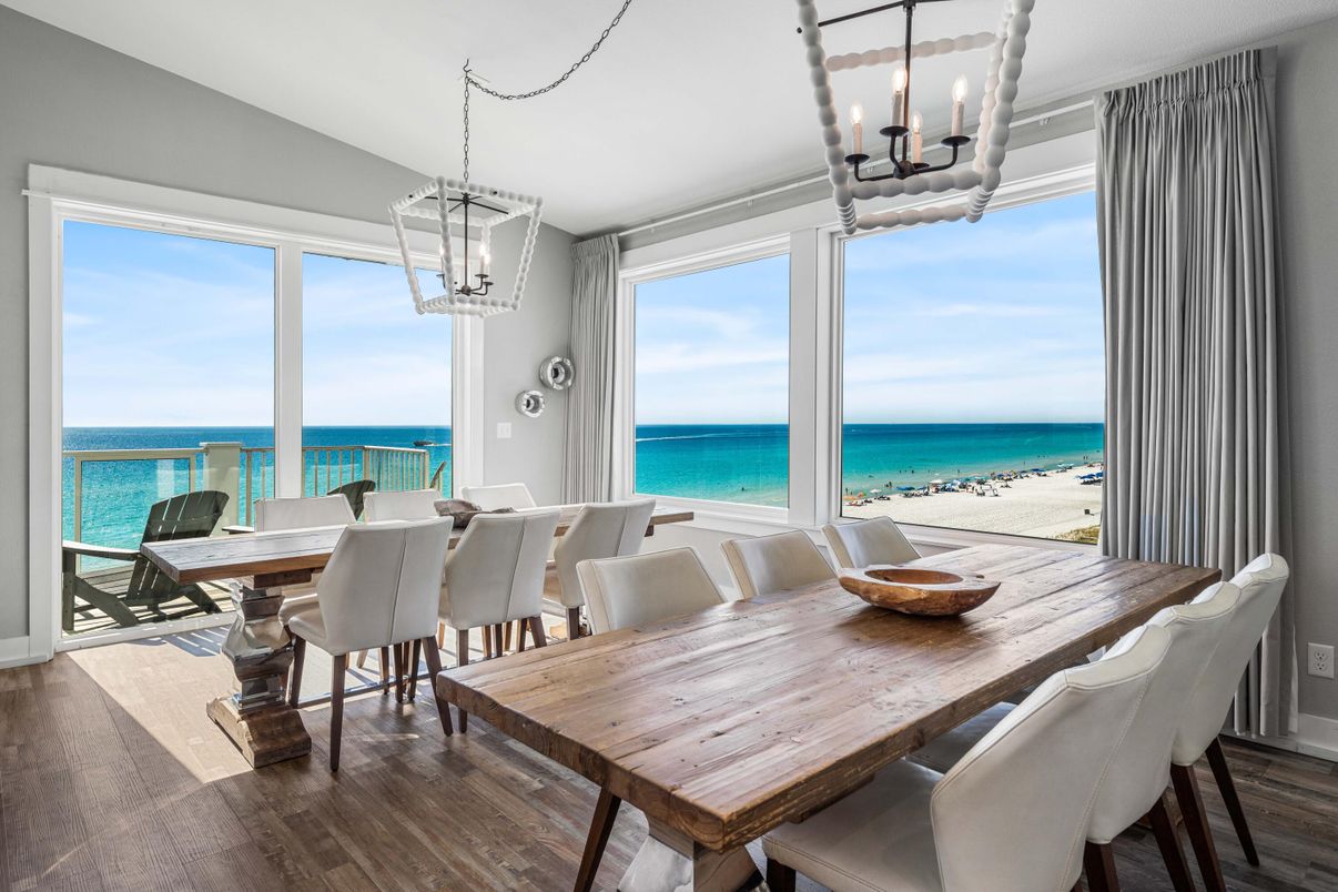 Chandelier, Dining room, Interior, Pendant Lights, Water, Wood Texture Flooring