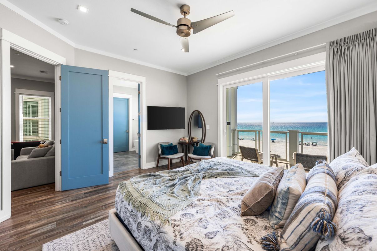 Bedroom, Interior, Recessed Lighting, Water, Wood Texture Flooring