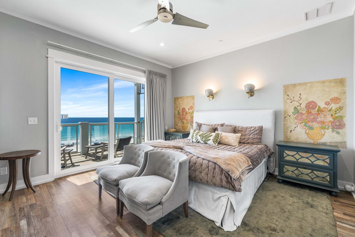 Bedroom, Interior, Recessed Lighting, Water, Wood Texture Flooring