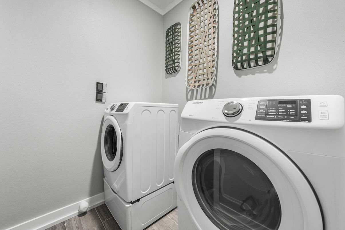 Interior, Washer, Wood Texture Flooring
