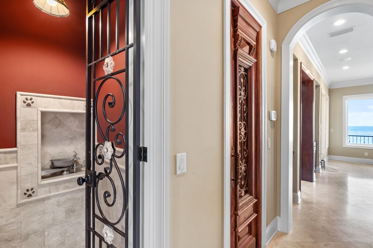 Bathroom, Interior, Recessed Lighting, Water