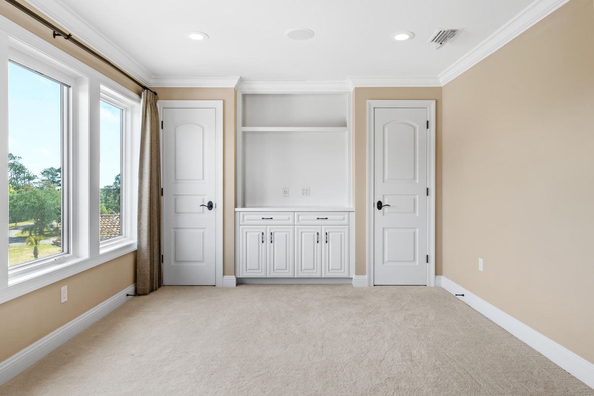 Empty room, Interior, Recessed Lighting