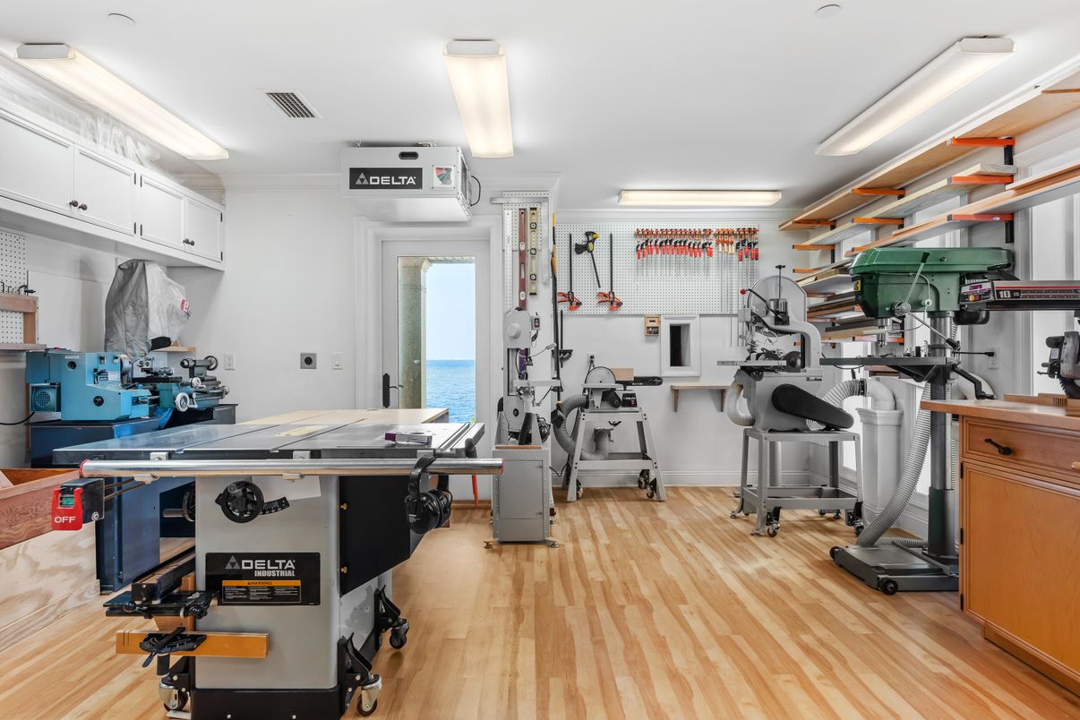 Fitness Equipment, Interior, Water, Wood Texture Flooring