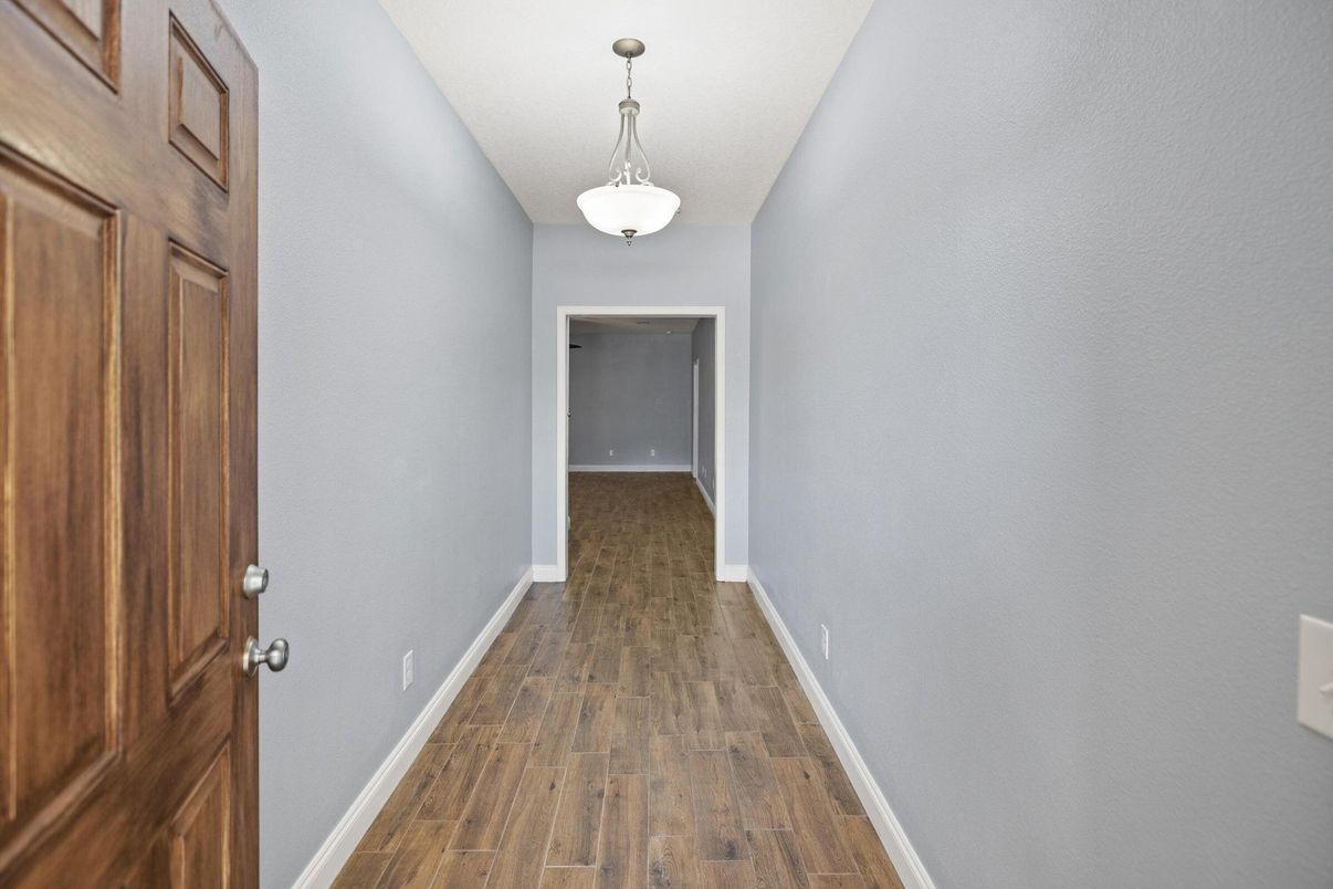 Interior, Pendant Lights, Wood Texture Flooring