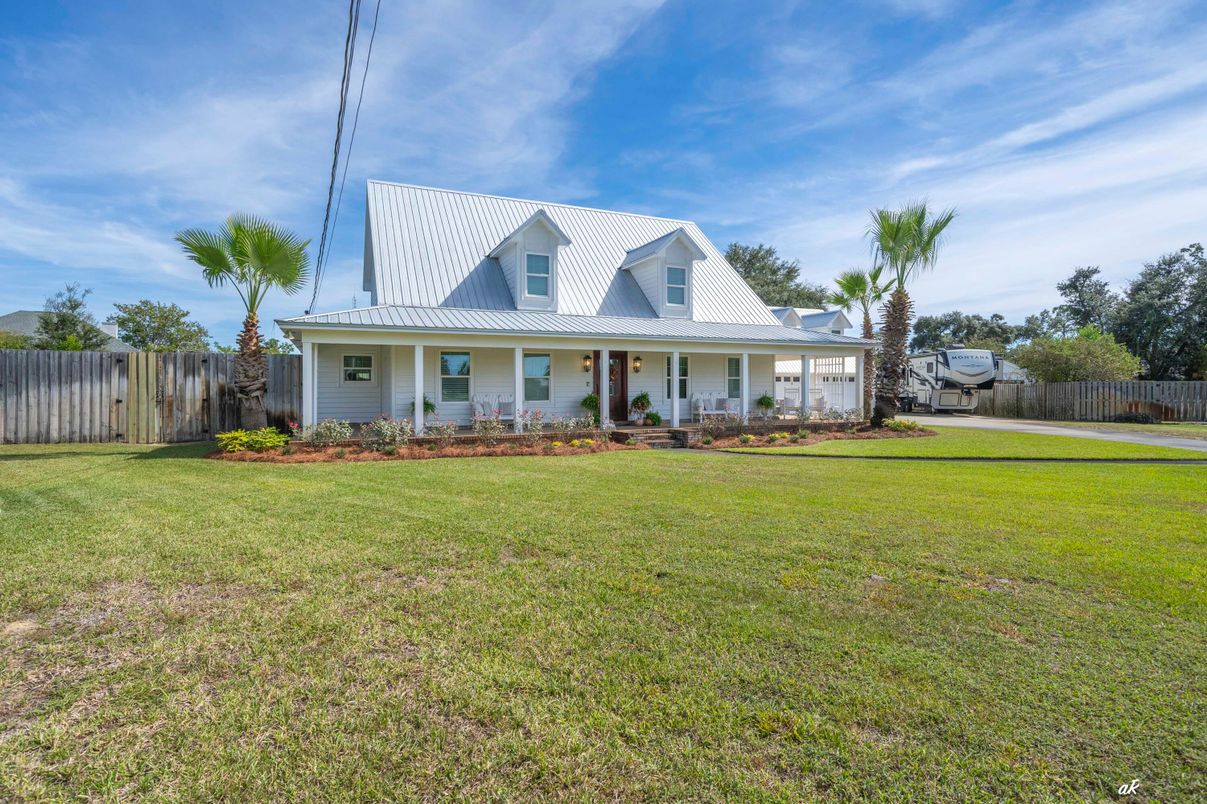 Backyard, Exterior, Facade, Cape Cod