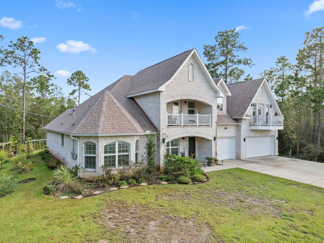 Attached, Exterior, Facade, French Provincial