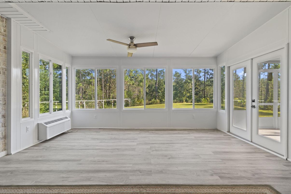 Empty room, Interior, Sun Room, Wood Texture Flooring
