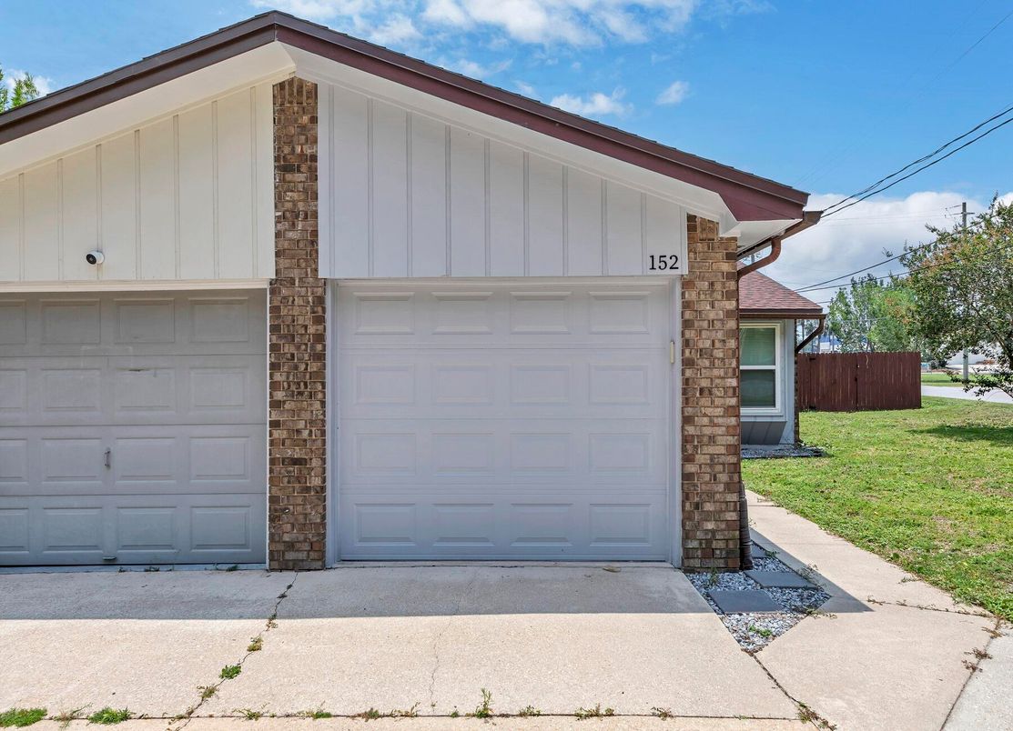 Detached Garage, Exterior