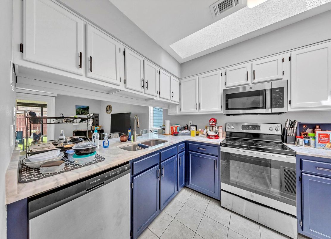 Interior, Kitchen, Stainless Steel Appliances