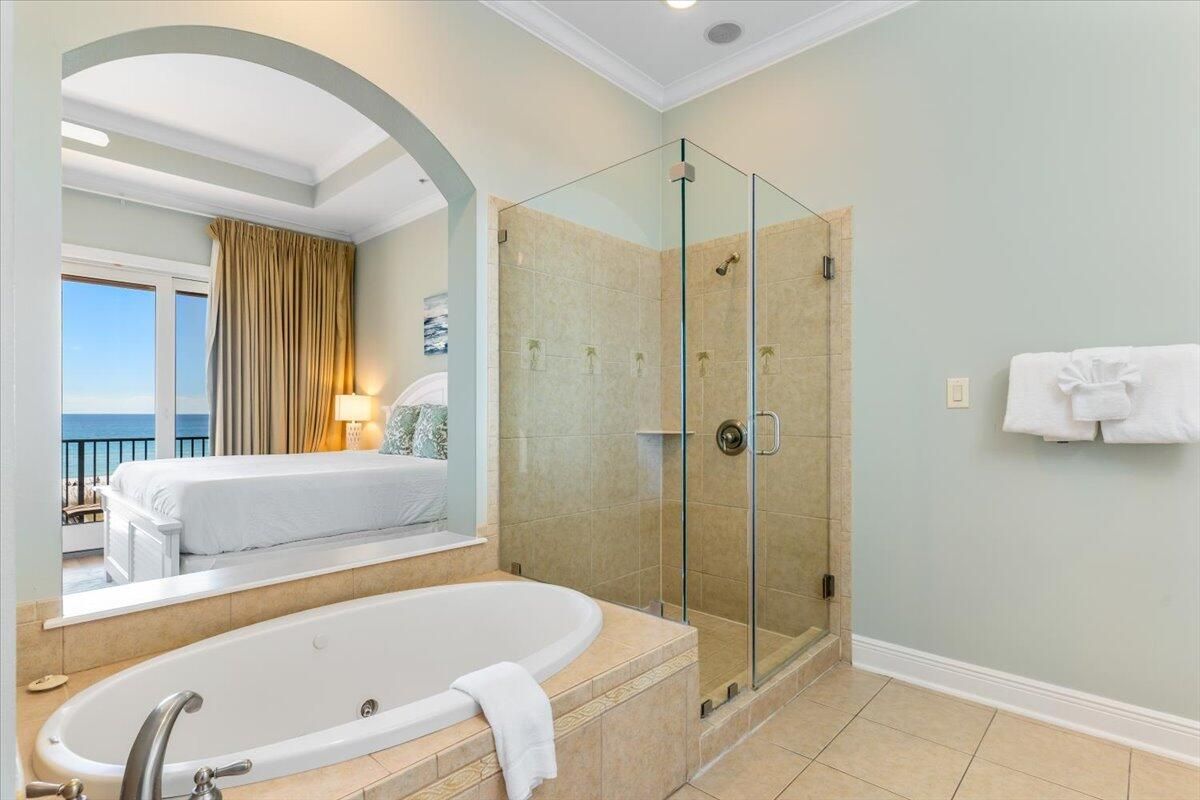 Bathroom, Bedroom, Glass Shower, Interior, Recessed Lighting, Water