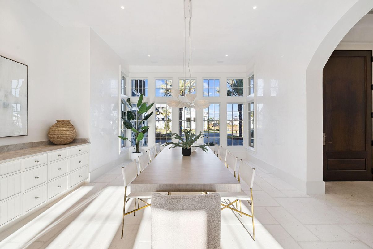 Dining room, Interior, Pendant Lights, Recessed Lighting