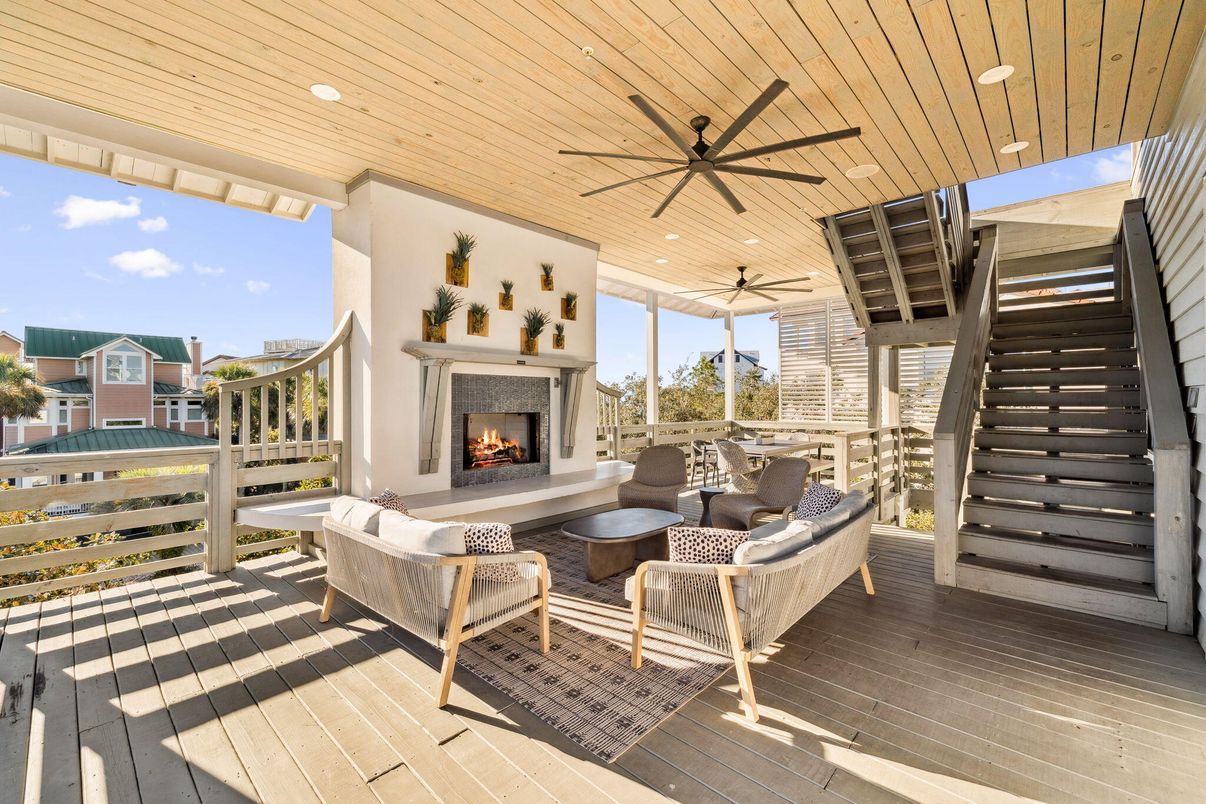 Exterior, Fireplace, Recessed Lighting