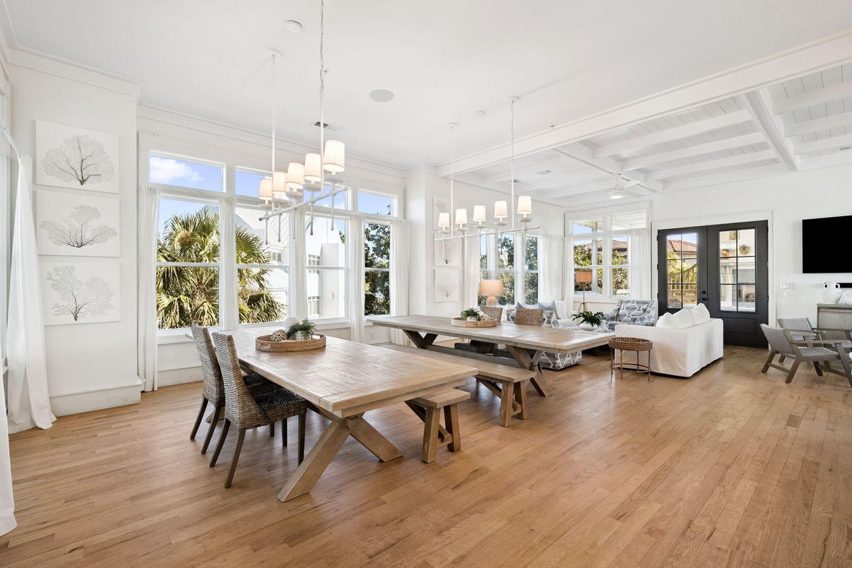 Chandelier, Dining room, Interior, Living room, Pendant Lights, Wood Texture Flooring