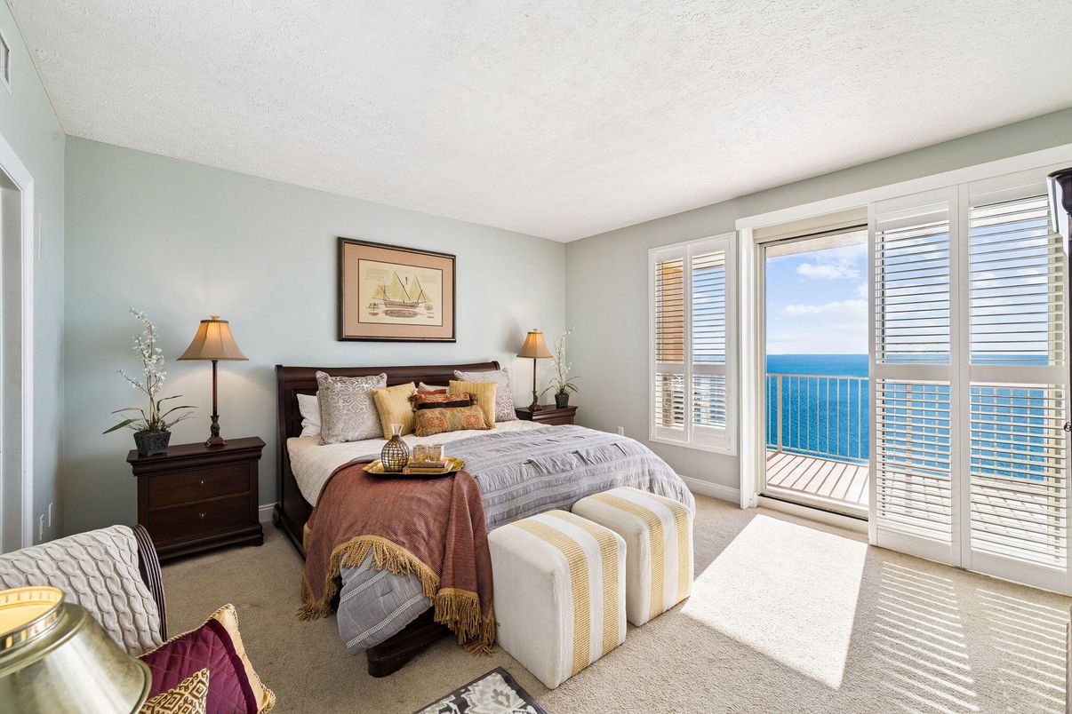 Bedroom, Interior, Water