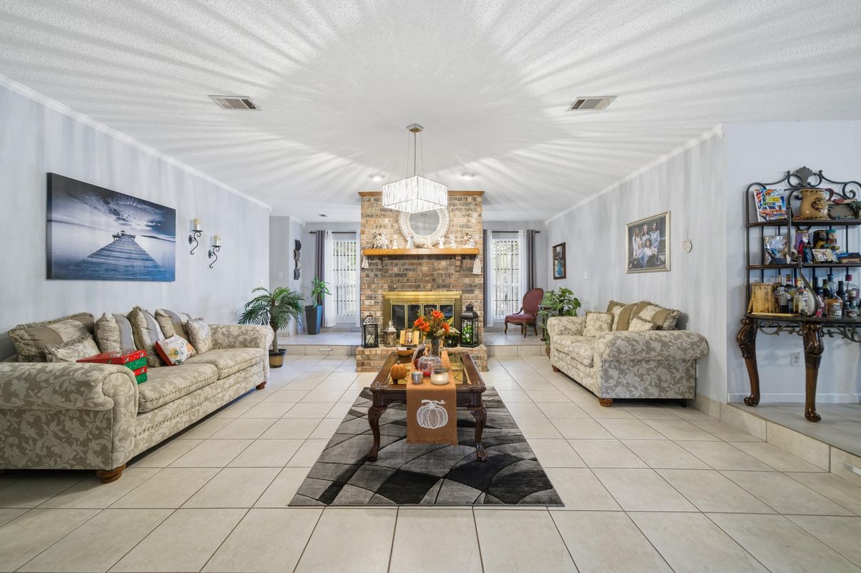 Fireplace, Interior, Living room, Recessed Lighting