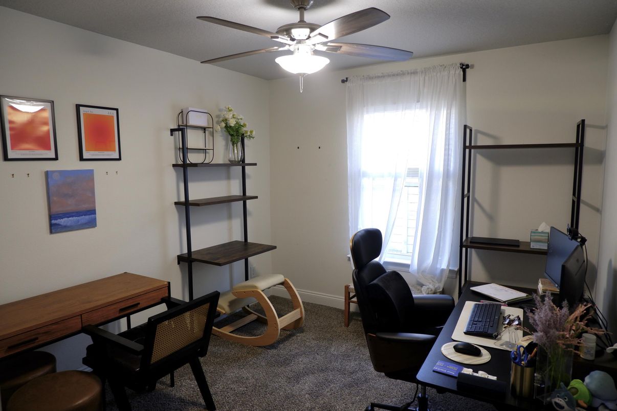 Home Office, Interior