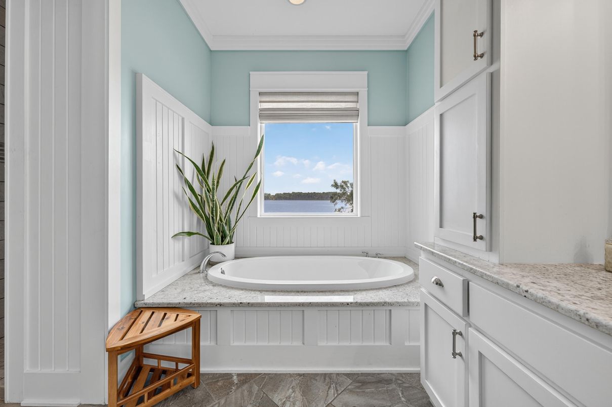 Bathroom, Interior, Recessed Lighting, Water