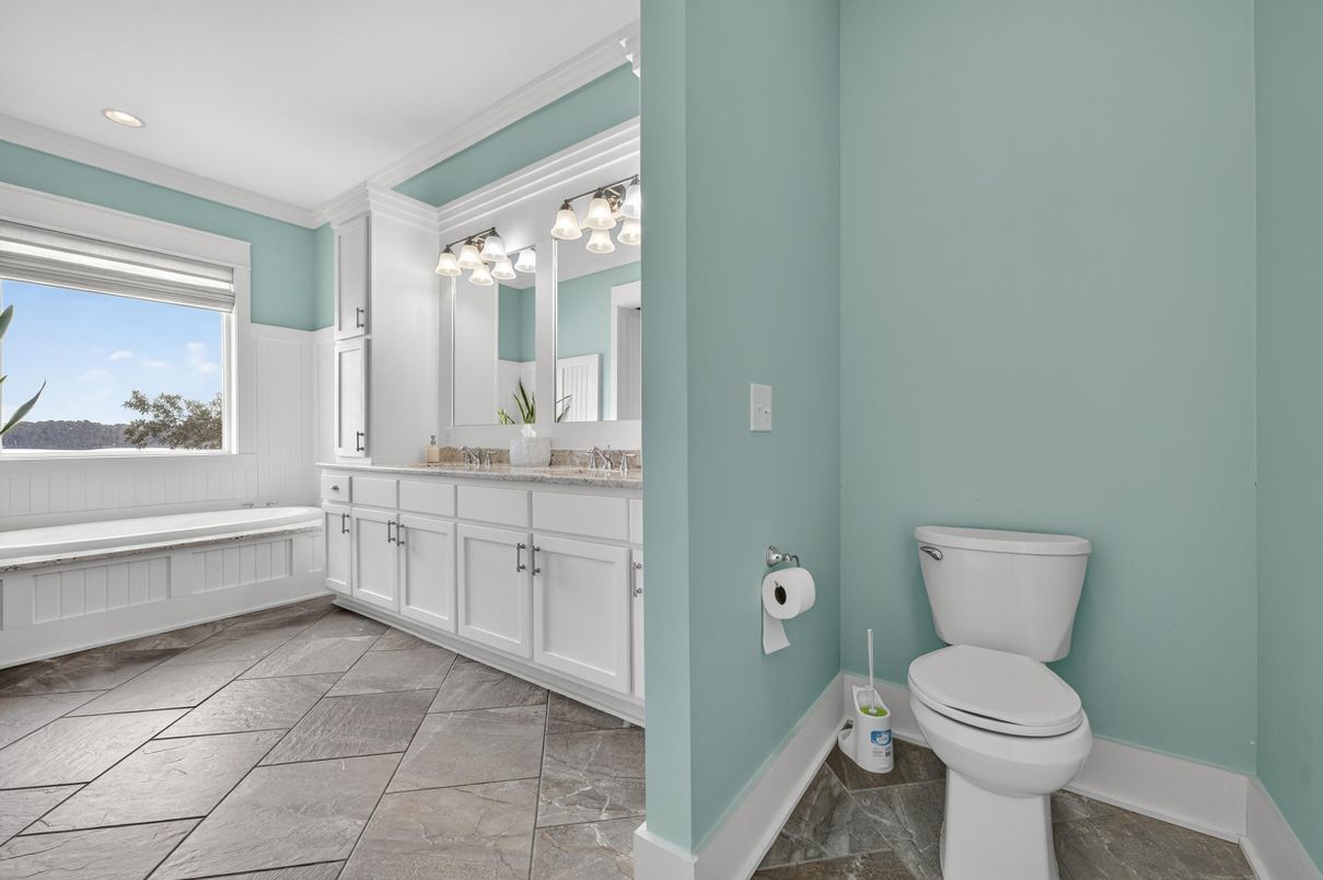 Bathroom, Interior, Recessed Lighting