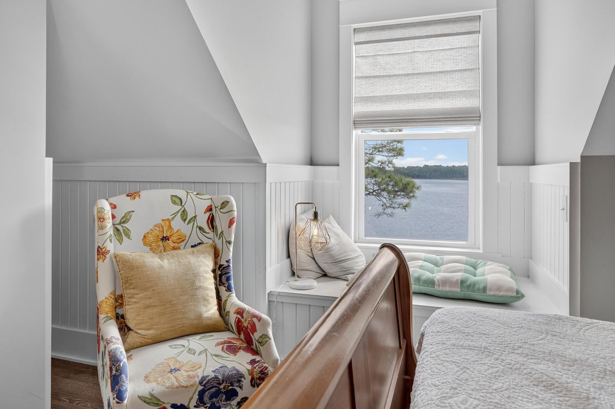 Bedroom, Interior, Water