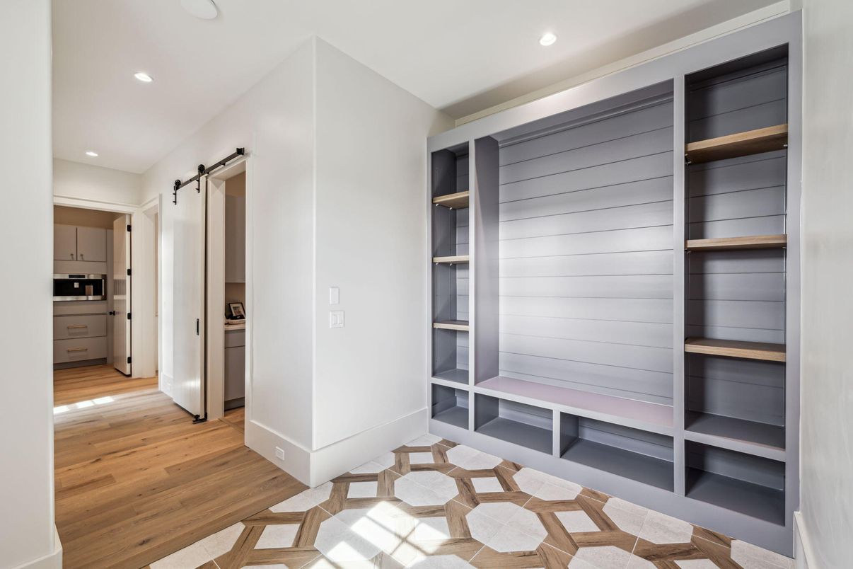 Interior, Recessed Lighting, Wood Texture Flooring