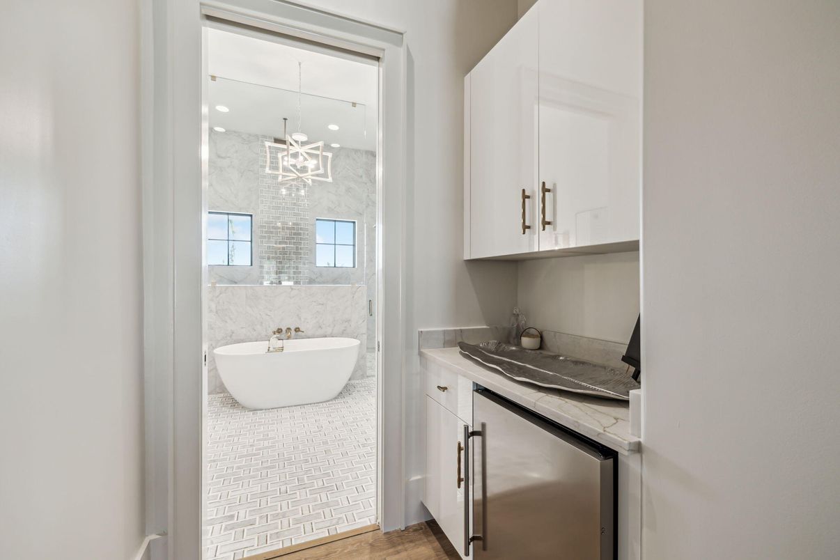 Bathroom, Interior, Marble Walls, Pendant Lights