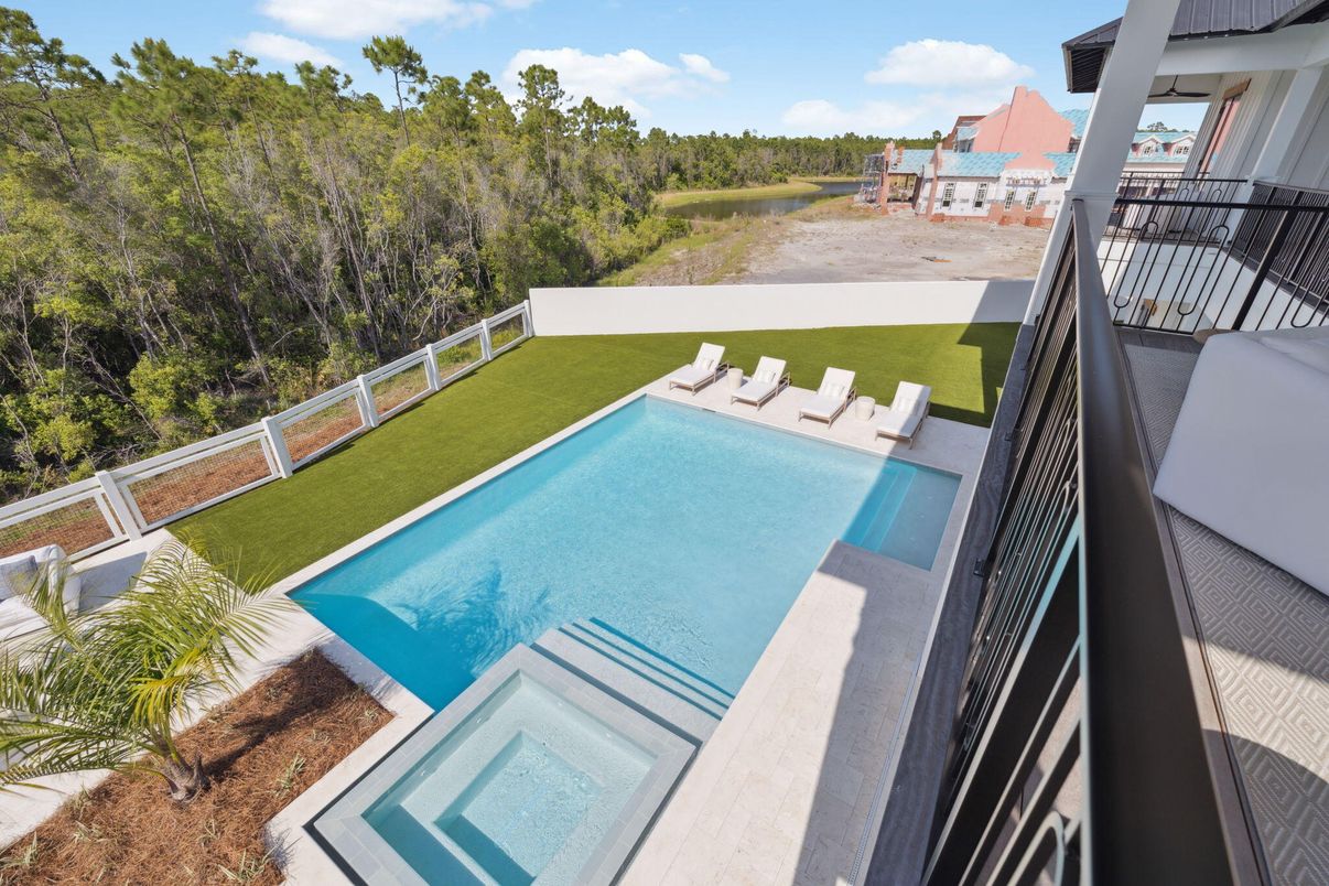 Exterior, Pool, Water