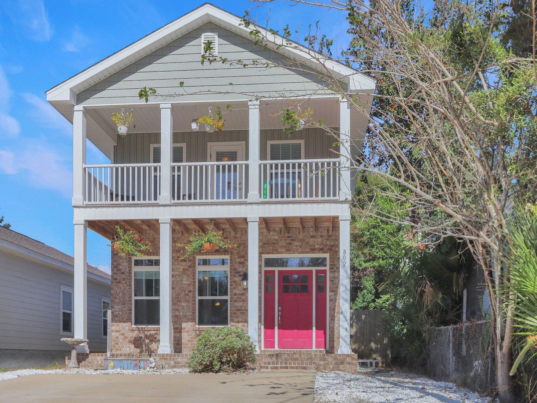 Exterior, Facade, Brick Facade, American Craftsman