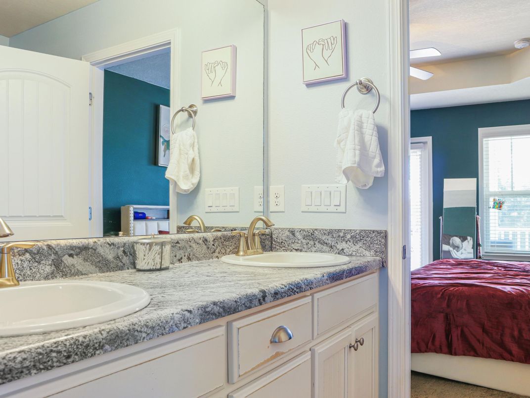 Bathroom, Bedroom, Dual Sink Vanities, Interior